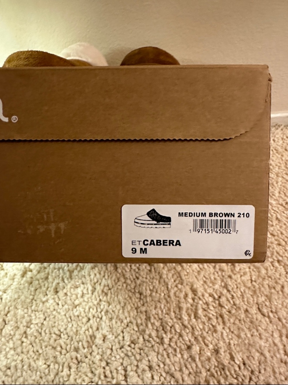 Earth medium brown slippers cozy and comfy. Size 9 - Picture 2 of 7
